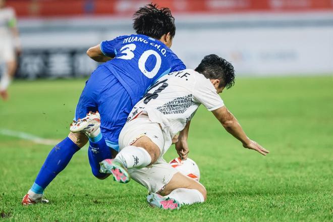铁人VS嘉定汇龙首发：姆本扎、邦本宜裕领衔，亓信磊先发的简单介绍