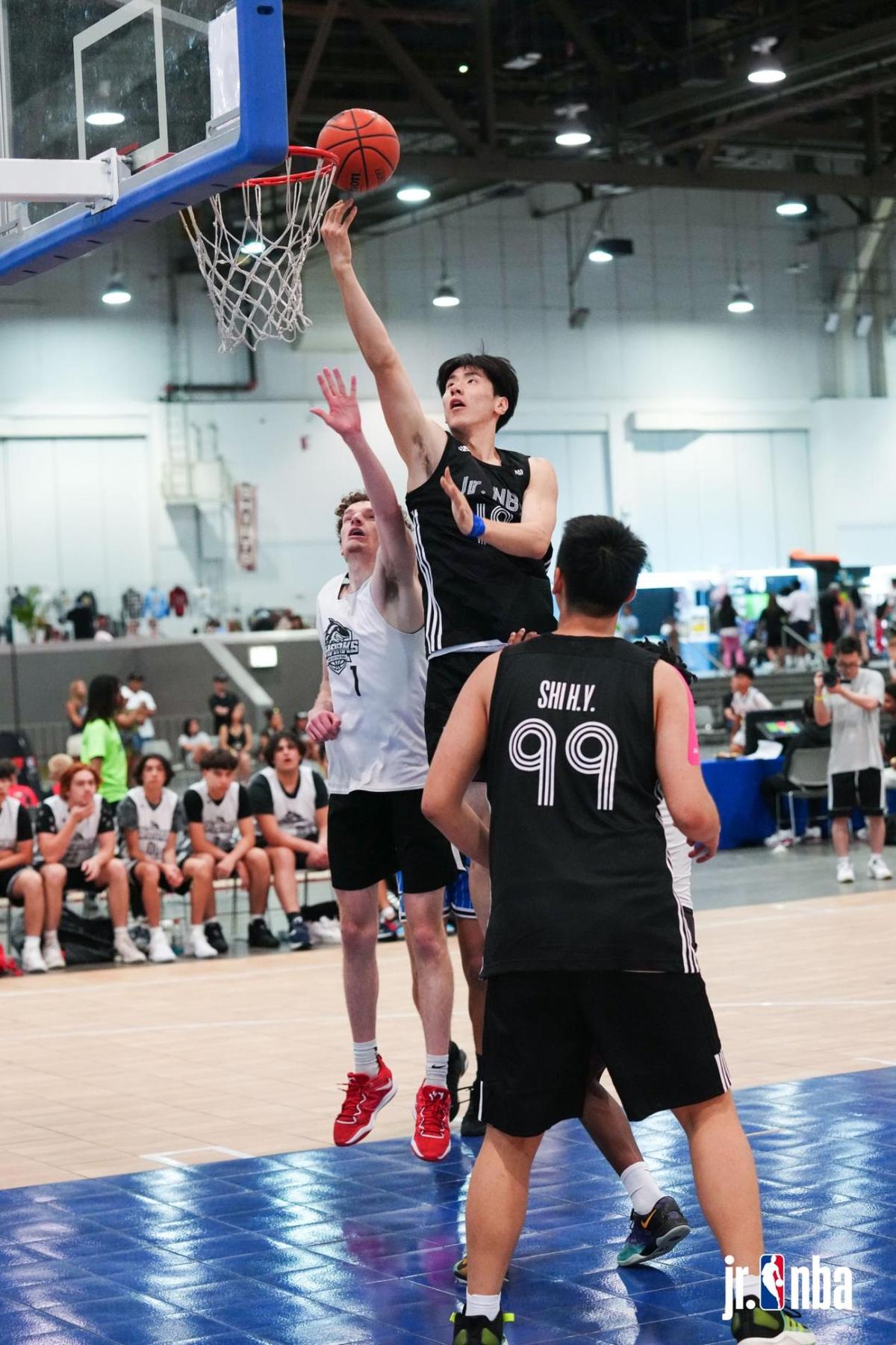 NBA球队主场举办慈善篮球赛